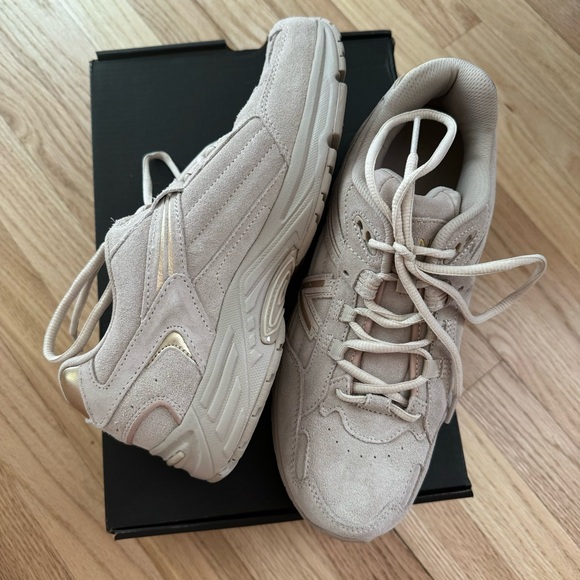 NEW IN BOX, VIONIC, 23walk 2.0 walk sneaker, 9.5 - Picture 8 of 8